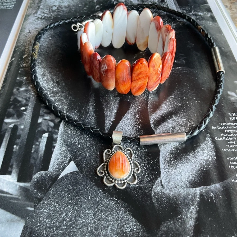 Elegant Native AMERICAN Made SPINY OYSTER pendant - Picture 3 of 7